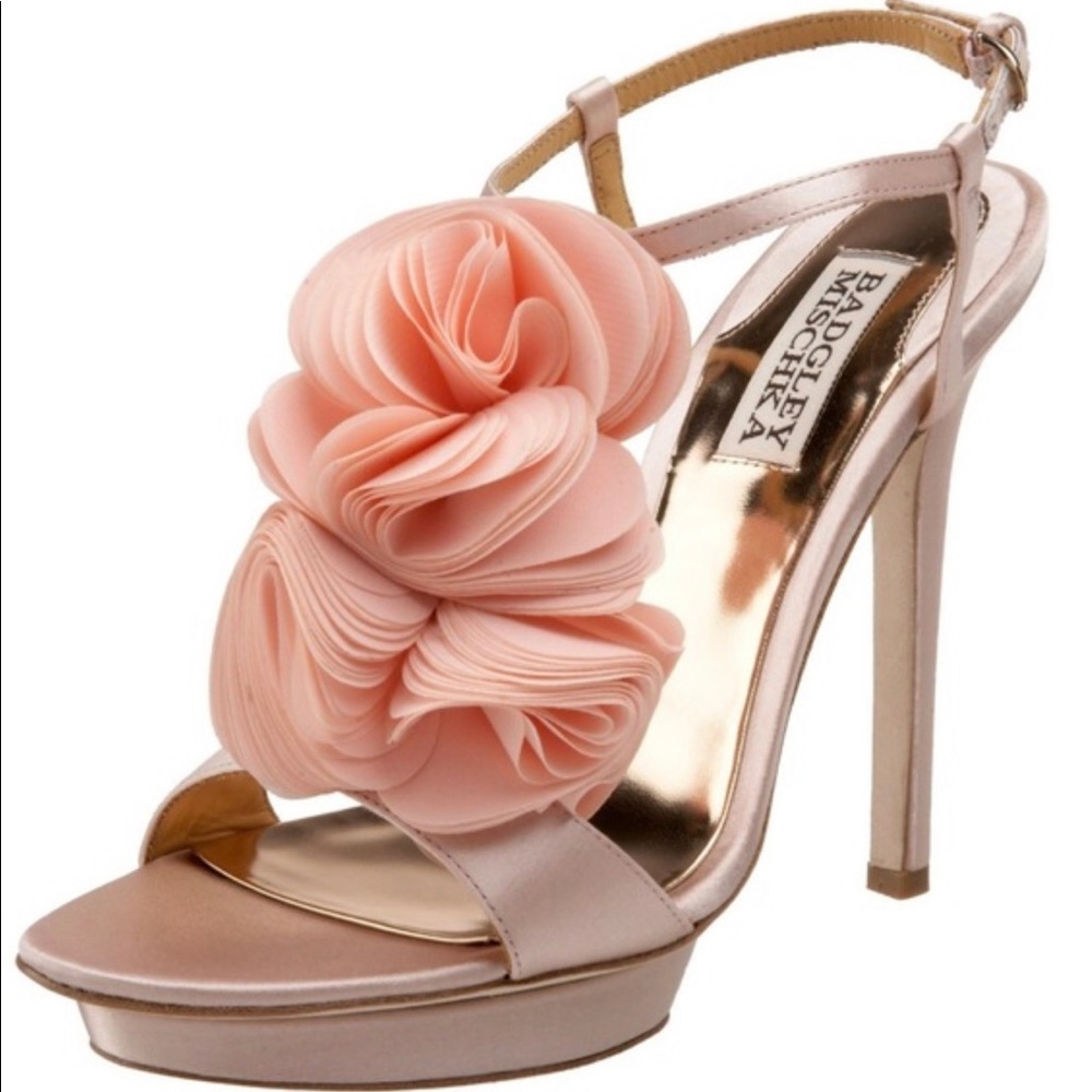 Badgley Mischka Randee T-Strap Pink sandals size 6